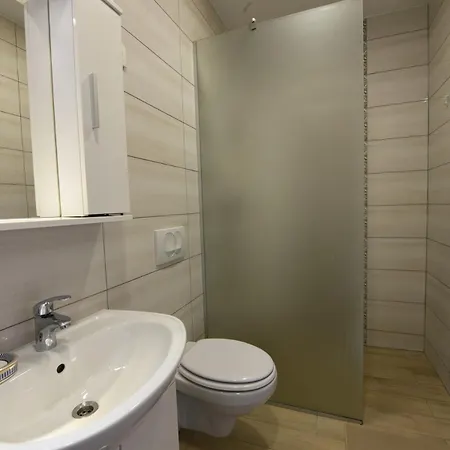 Apartman Quiet One-bedroom Near Center Free Parking