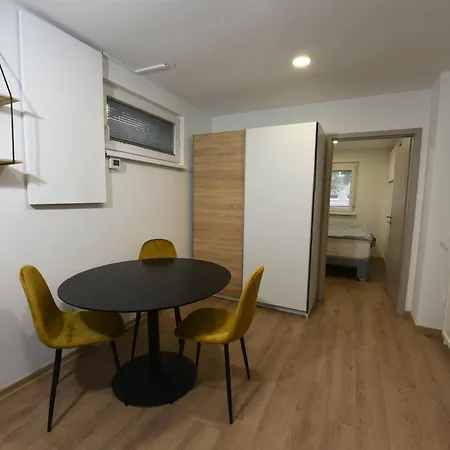 Quiet One-bedroom Near Center Free Parking شقة ليوبليانا